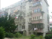 主城区两室一厅,带阁楼(可居住)诚心出售