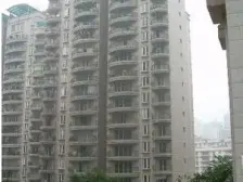 解放碑商圈旁+高楼层视野好+出行方便