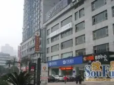 大坪正街 位置好 嘉华新城 精装大四房 小区门口就轻轨