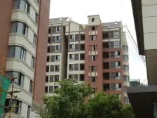 一楼带地下室,可利用率高,精装修,拎包入住