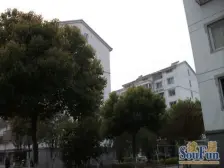 玉盘家园三区.配套设施齐全.业主诚心出售