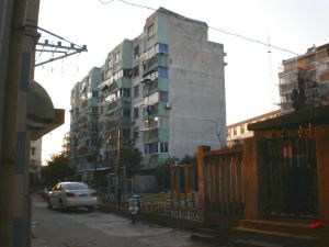 双地铁口濠河边改造好小区中间层精装全天采光