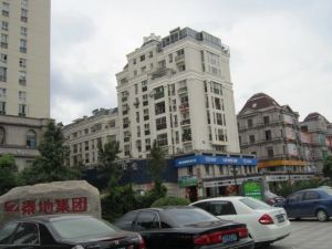 地铁口,出行方便总价低,看房方便