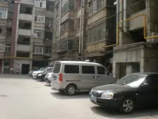 兰州市粮食局家属院 1室1厅 东 西