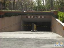 地铁口毛坯两房中间楼层小区环境好