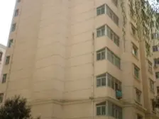 甘南中路 框架结构一室一厅全朝南 急售