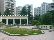 小区中间位置,安静,全明南北通户型,低区看绿化。