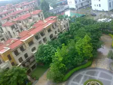 临湖边带装修,大花园别墅,南北南朝向,通风景光好