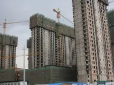 格林小镇东区2室出售 纯毛坯 配套齐全