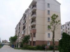 中城苑新上精装修两房、位置安静不靠路、视野开阔。