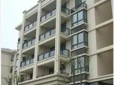 有钥匙看房 小区花园位置 好楼层 南北通 视野无遮挡