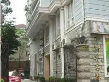新华路上品质小区 中间楼层 阳光好客厅带大阳台