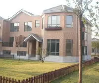 500万装修 自住保养好 户型方正格局好 南花园南临河