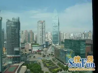 观音桥附近 红鼎国际 一居室 轻轨