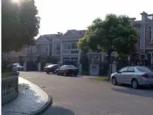 一口价796万东边套别墅上下3层 前后带60平花园近地铁