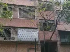 桂城东 步梯低层两房可做3.房 近地铁 去哪里都方便