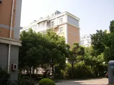 小区2000年纯商品房,横厅,友好楼层,环境优美