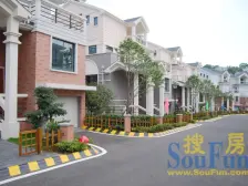 黄柏河边,独栋别墅,视野开阔,户型结构合理。