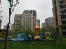 电梯高层视野好 采光刺眼 精装修 领包入住 看房随时方便