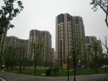 拐角大阳台户型+非顶层采光视野佳+2012年绿地品质小区