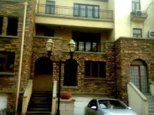 精装双拼别墅,200多平大院子,出路还方便