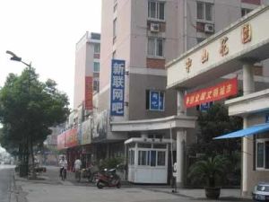 大露台近大润发带电梯复式洋房