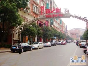 鸿铭中心南苑3室2厅南