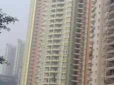 黄泥磅网红街旁,精装2房,领包入住