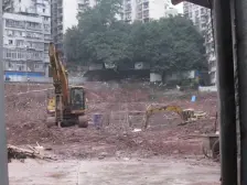 房子是次新电梯小区 陪校旁边 有小区环境 住家安静