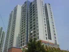 汽博商圈 华府春城 精装大三房 家具家电齐全 拎包入住