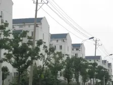 长江花园一区4室2厅,复试楼,诚心出售,房间多带车库,看房约