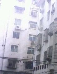 洪都中大道149号安利小区南北通透,采光好装修好,环镜优美近地铁视野好,诚心出售