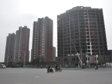 二号线地铁口万达旁的楼盘房精装修