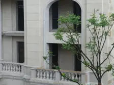 店长:装修300多万,基本没住过,位置安静,大平层