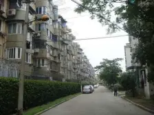 地铁口,低总价,税费少,看房方便,中间楼层