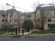 山与城联排端户带花园+露台+地下室空高5.1米+产权车位