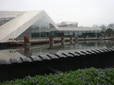 南山清水洋房,带大面积花园,住家安静,环境清幽。