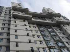 满五年、精装修、使用面积大、位置好采光炒鸡赞