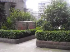 大礼堂旁 正规三房出售 看房方便 业主诚心出售