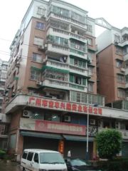 福盛花苑实用四房花了40多个装修买回来拎包入住