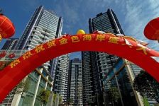 中南路,江边上大平层毛坯户型好,业主急售看房方便。