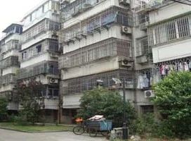 城南路303号2室1厅南