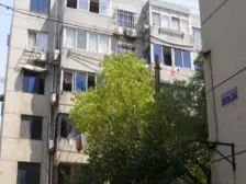 市区繁华地段 总价低 房东诚心出售 看房方便 电梯房出行便利