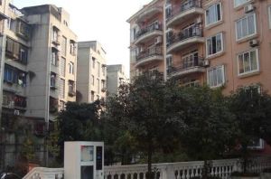 金强广场 3室2厅 东南