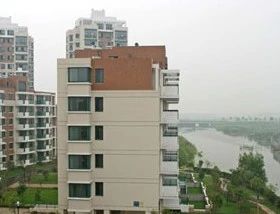 精装修房东自己住面积大户型好带储藏间