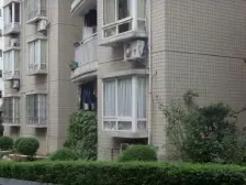 房子是正规一室一厅户型方正业主诚心出售