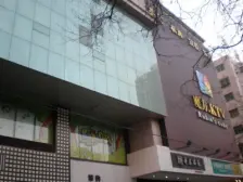 此房位于东方红广场 4室2厅2卫 东西朝向