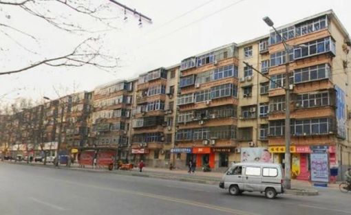 拖厂6号院2室1厅1卫南北朝向900.00元/月出租