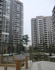 万鸿城市花园3室1厅东南