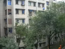 商圈旁 正规小两房 交通 生活方便